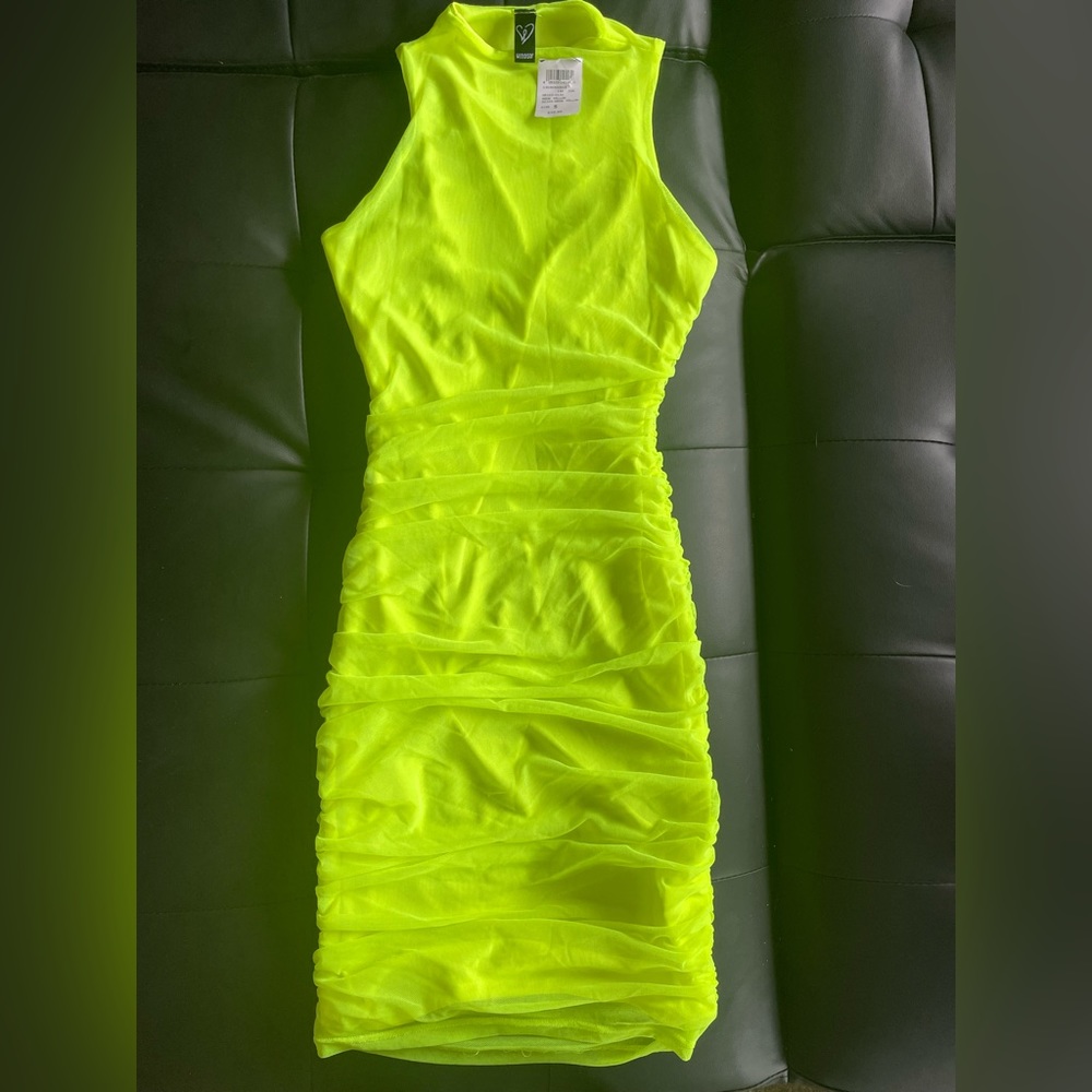 NWT Windsor neon yellow mesh ruched dress size Small